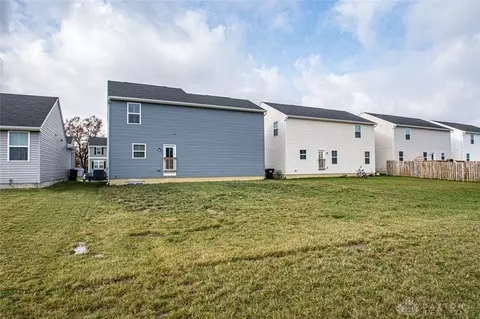 Exterior - 190 Chesapeake Cir, Springfield, OH 45505 photo 4 of 5