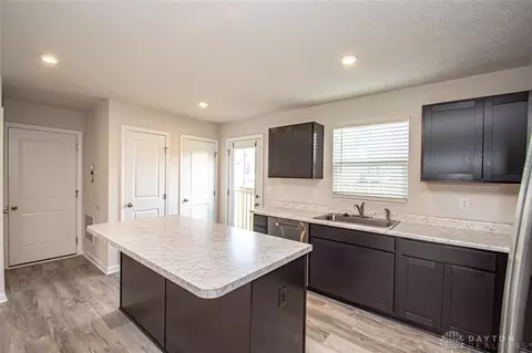 Kitchen - 190 Chesapeake Cir, Springfield, OH 45505 photo 5 of 6
