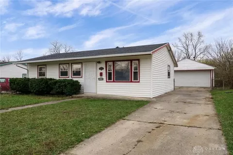 4880 Porterfield Dr, Dayton, OH 45417