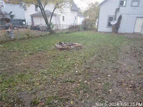 Exterior - 1811 Hillside Ave, Springfield, OH 45503 photo 12 of 15