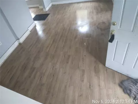Entry Way - 1811 Hillside Ave, Springfield, OH 45503 photo 3 of 4