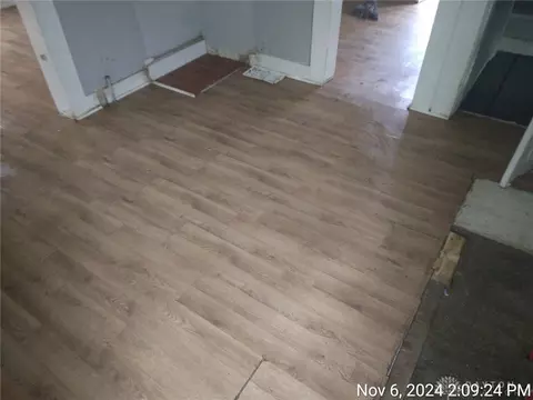 Entry Way - 1811 Hillside Ave, Springfield, OH 45503 photo 2 of 4