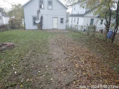Exterior - 1811 Hillside Ave, Springfield, OH 45503 photo 11 of 15