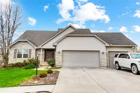76 Hillcrest Dr, Springboro, OH 45066