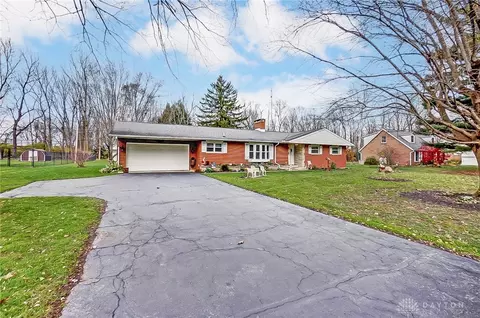 1981 Woodcliffe Dr, Troy, OH 45373