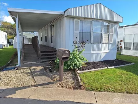 28 Palace, West Carrollton, OH 45449