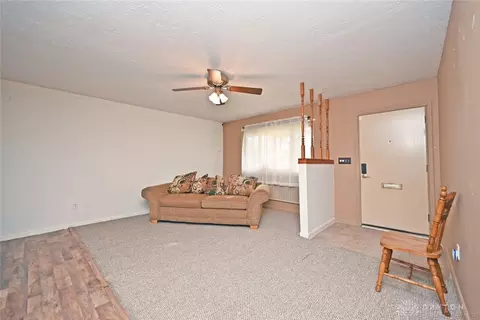 4871 Becker Dr, Dayton, OH 45417 photo 6