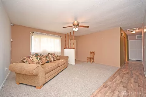 4871 Becker Dr, Dayton, OH 45417 photo 8