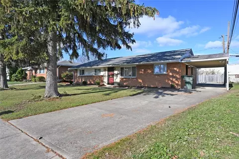 4871 Becker Dr, Dayton, OH 45417 photo 2