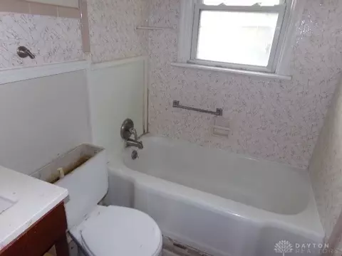 1847 Ashbrook Dr, Cincinnati, OH 45238 photo 10