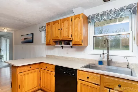 Kitchen - 7340 Eyler Dr, Springboro, OH 45066 photo 3 of 3