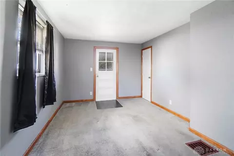 2031 Ewalt Ave, Dayton, OH 45420 photo 8