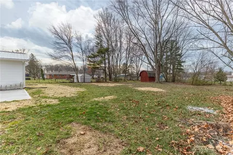 Exterior - 2841 Oxford Dr, Springfield, OH 45506 photo 6 of 7