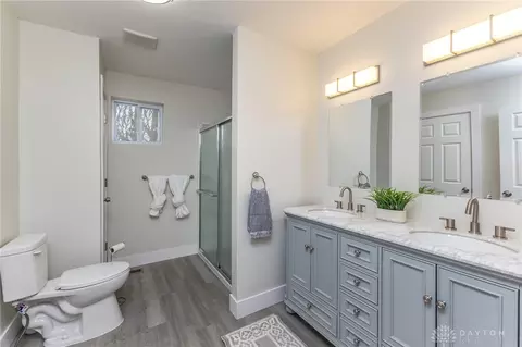 Bath - 2841 Oxford Dr, Springfield, OH 45506 photo 1 of 3