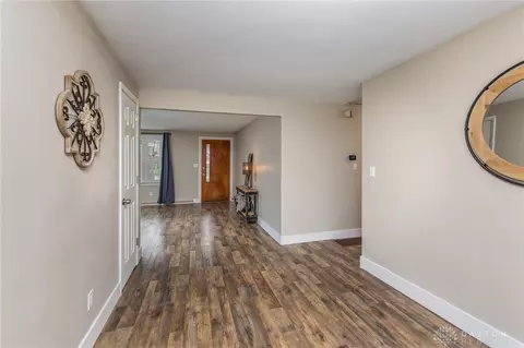 Entry Way - 2841 Oxford Dr, Springfield, OH 45506 photo 2 of 2