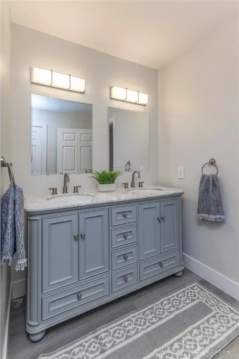 Bath - 2841 Oxford Dr, Springfield, OH 45506 photo 2 of 3