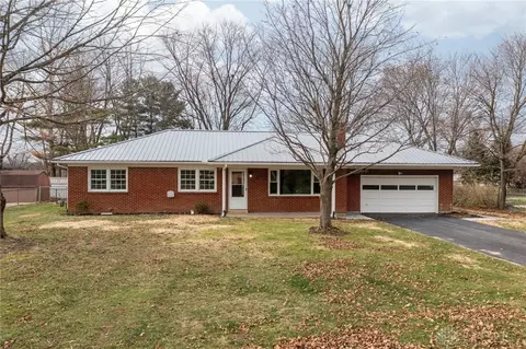 Exterior - 2841 Oxford Dr, Springfield, OH 45506 photo 3 of 7