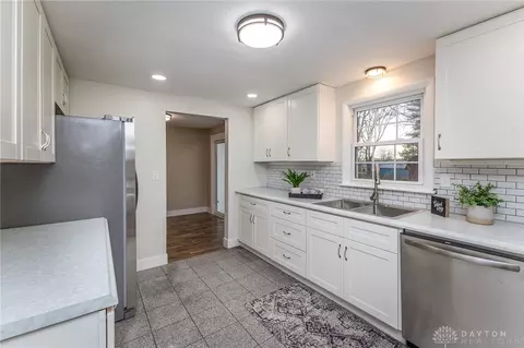 Kitchen - 2841 Oxford Dr, Springfield, OH 45506 photo 2 of 4