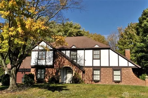 341 Signalfire Dr, Dayton, OH 45458