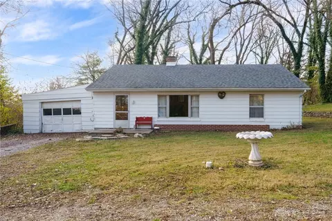 375 N Main St, Waynesville, OH 45068