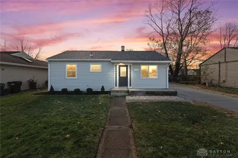 176 Pat Ln, Fairborn, OH 45324
