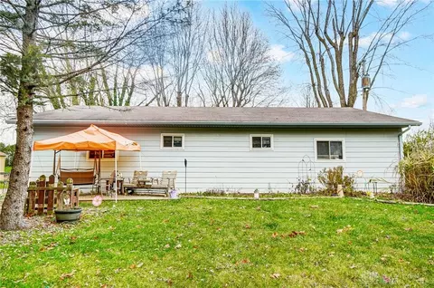 6883 E Singer Rd, Dayton, OH 45424