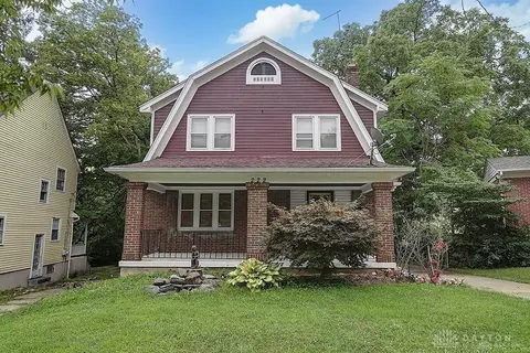 222 Sandalwood Dr, Dayton, OH 45405