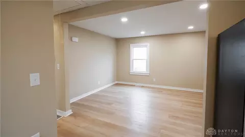Living - 2663 Merritt St, Springfield, OH 45503 photo 5 of 7