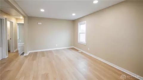 Living - 2663 Merritt St, Springfield, OH 45503 photo 4 of 7