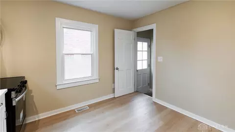 Entry Way - 2663 Merritt St, Springfield, OH 45503 photo 2 of 6