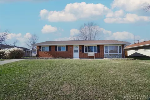 4331 Green Meadows Dr, Enon, OH 45323