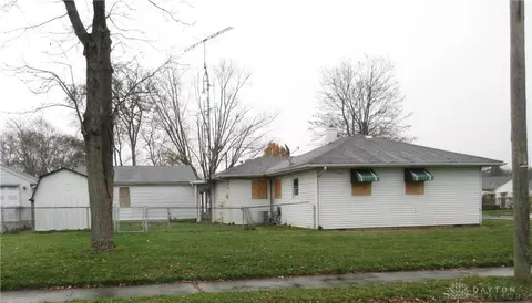 Exterior - 2720 Allen Dr, Springfield, OH 45505 photo 3 of 5