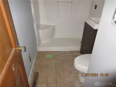 Bath - 2720 Allen Dr, Springfield, OH 45505 photo 1 of 2
