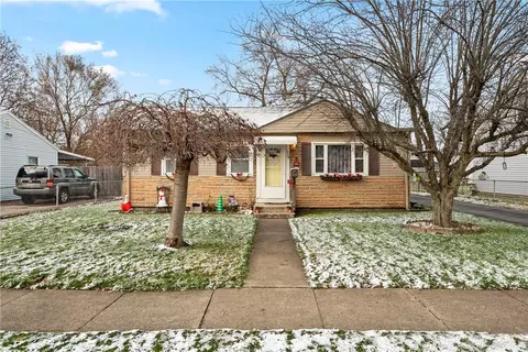 241 Fitchland Dr, Fairborn, OH 45324