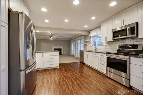 Kitchen - 2309 Pondview Dr, Kettering, OH 45440 photo 7 of 7