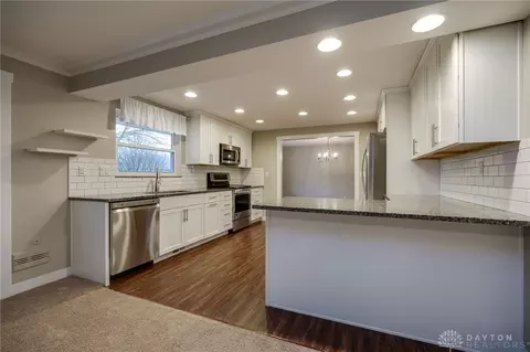 Kitchen - 2309 Pondview Dr, Kettering, OH 45440 photo 1 of 7
