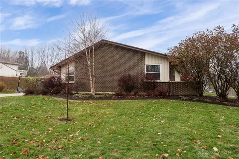 Exterior - 2309 Pondview Dr, Kettering, OH 45440 photo 11 of 11