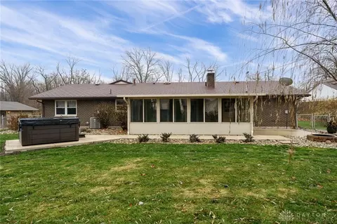 Exterior - 2309 Pondview Dr, Kettering, OH 45440 photo 8 of 11