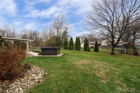 Exterior - 2309 Pondview Dr, Kettering, OH 45440 photo 9 of 11