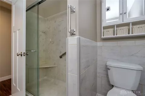 Bath - 2309 Pondview Dr, Kettering, OH 45440 photo 3 of 6