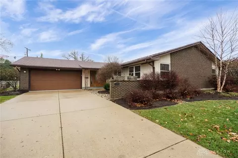 Exterior - 2309 Pondview Dr, Kettering, OH 45440 photo 1 of 11
