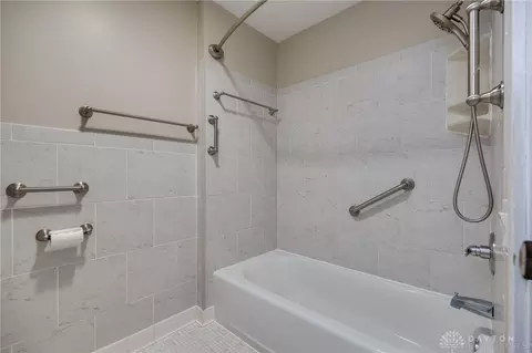 Bath - 2309 Pondview Dr, Kettering, OH 45440 photo 5 of 6