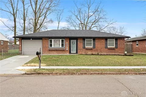 2407 New Castle Dr, Troy, OH 45373