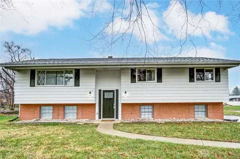 3423 Moyer Dr, Franklin, OH 45005