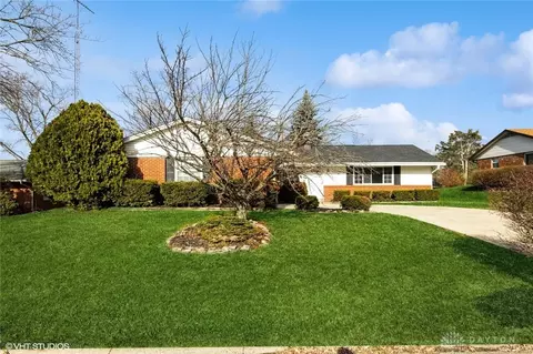 5938 Hollyhill Ct, Dayton, OH 45449