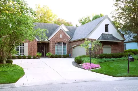 1236 Courtyard Pl, Centerville, OH 45458