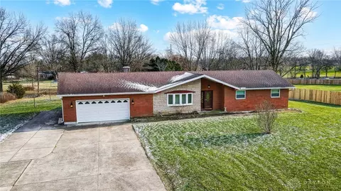 7566 Bellefontaine Rd, Huber Heights, OH 45424