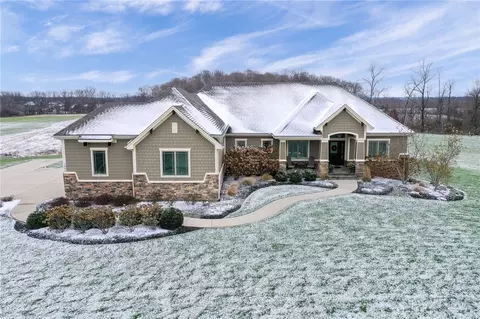 7992 Carter Dr, Waynesville, OH 45068