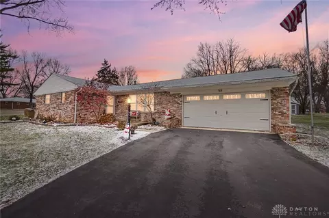 58 Carrousel Dr, Troy, OH 45373
