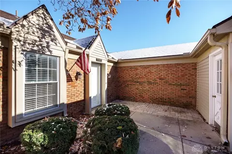 6360 Braxton Pl, Centerville, OH 45459 photo 2